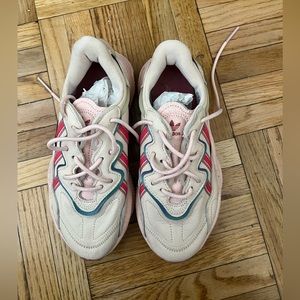 Adidas Ozweego pink sneakers